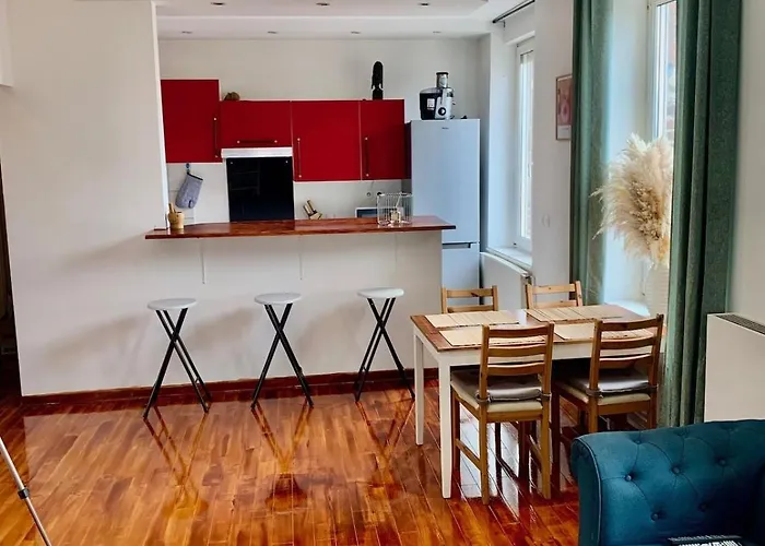 דירה Large Duplex Near Luxembourg לונווי