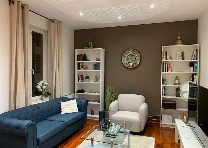 Large Duplex Near Luxembourg לונווי